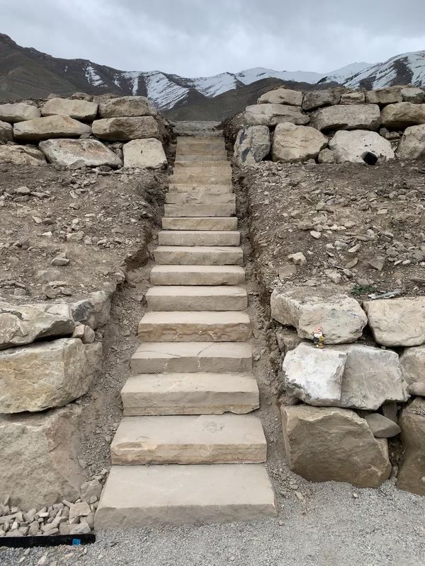 Flagstone patio installation